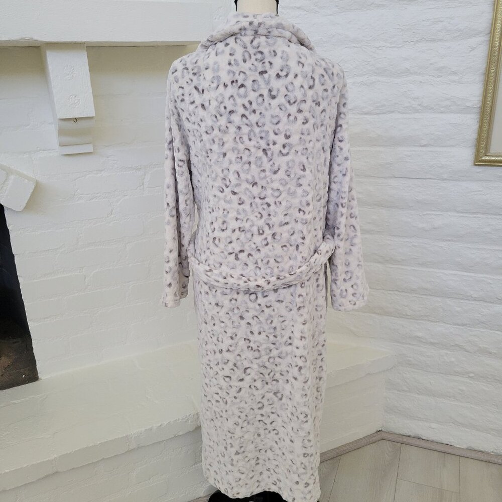 Noire Jasmine Rose Womens Bathrobe Medium White Gray Cheetah Leopard Long Sleeve - Picture 6 of 9